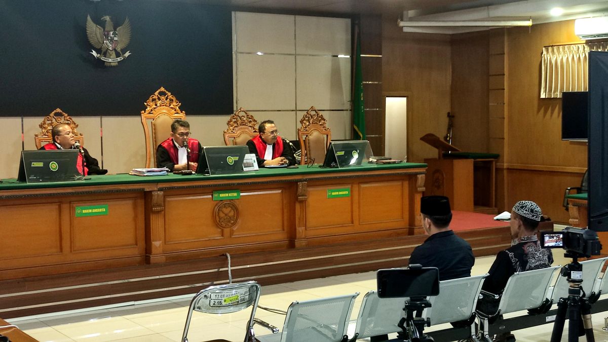 Penghasilan Keluarga Kunang Puluhan Miliar Rupiah – Hakim: Kenapa Terlibat Korupsi?