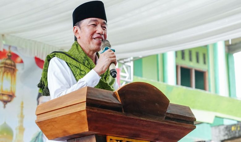 What Happened During: Disambut Ribuan Santri Ponpes Nurul Qodiri Lampung, Jokowi: Saya Tidak Berubah, Masih Seperti Dulu