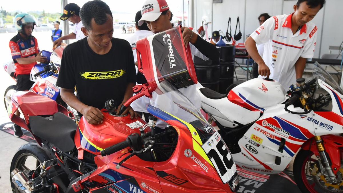 Solution For: Terbukti Berkualitas, Pertamax Turbo digunakan Pembalap Muda di Pertamina Mandalika International Circuit