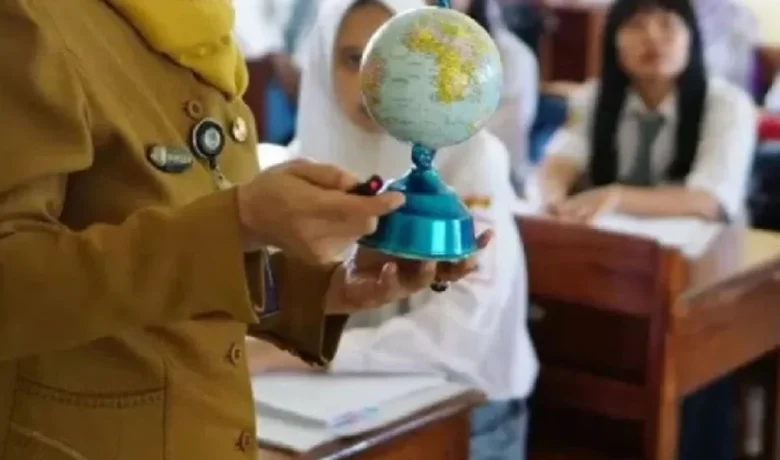 Important Visit: Guru MTs di Bandung Barat Dipecat saat Cuti Hamil Lewat WhatsApp, Dipicu Dugaan Polemik Tabungan Siswa