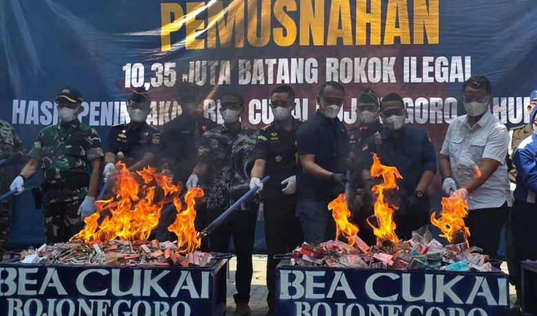 Important Visit: Bea Cukai Bojonegoro Musnahkan Lebih dari 10,35 Juta Batang Rokok Ilegal