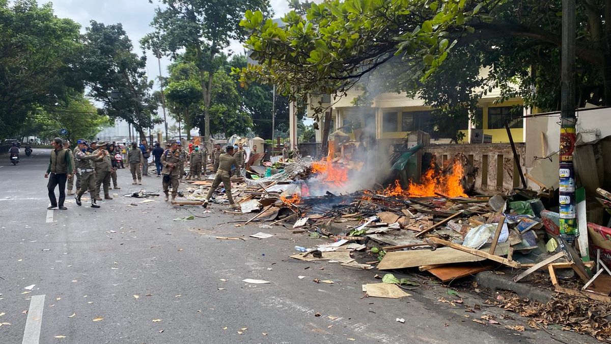 New Policy: Langgar Perda, Pemkot Bandung Tegaskan Tidak Ada Ganti Rugi dan Relokasi bagi Pedagang di Dipatiukur