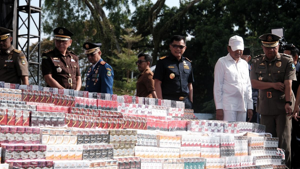 44 Juta Batang Rokok Ilegal Senilai Rp65 M Hasil Sitaan se-Jabar Dibakar
