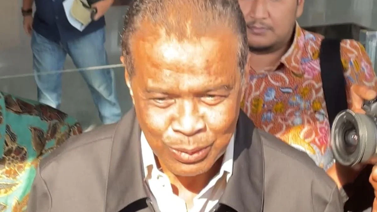 Diperiksa KPK 7 Jam – Fuad Hasan Tertawa Saat Ditanya Keuntungan Ilegal Maktour Rp27,8 Miliar