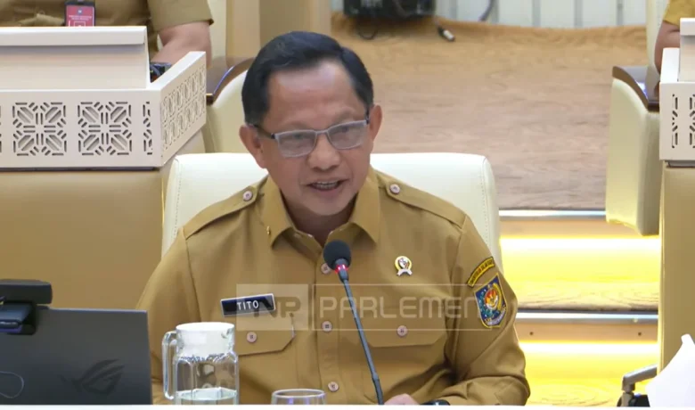 Solution For: Mendagri Bantah 2 Desa Masuk Malaysia, Ungkap Indonesia Justru Untung 5.207 Hektare di Kalimantan