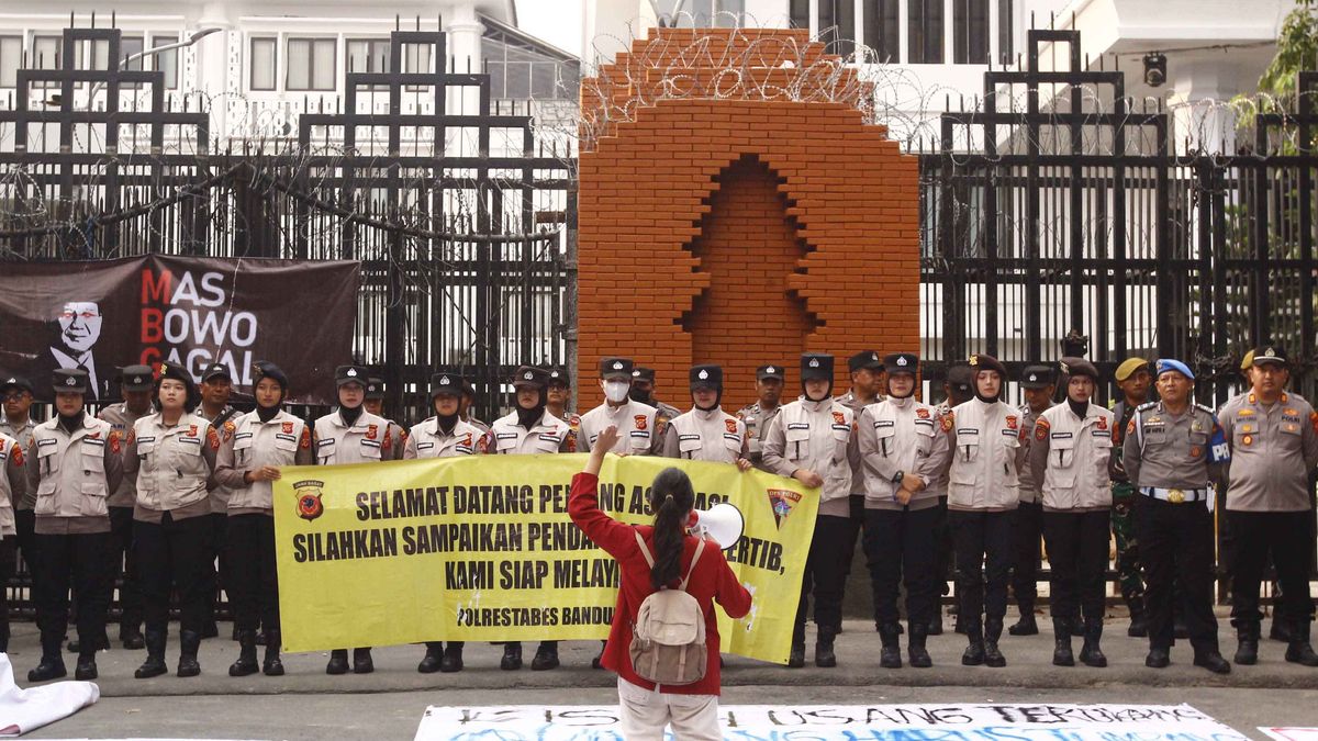 Latest Program: 3 Pendemo Masih Ditahan, LBH Bandung Desak Polisi Hentikan Penangkapan Sepihak