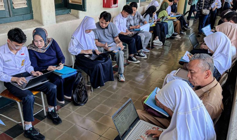Topics Covered: Soal Bantuan 78.000 Siswa Miskin Tak Lolos SPMB 2026, DPRD Jabar Hitung Ulang Anggaran Daerah