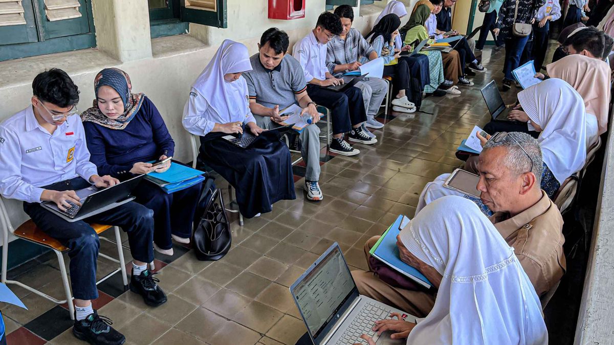 Topics Covered: Soal Bantuan 78.000 Siswa Miskin Tak Lolos SPMB 2026, DPRD Jabar Hitung Ulang Anggaran Daerah