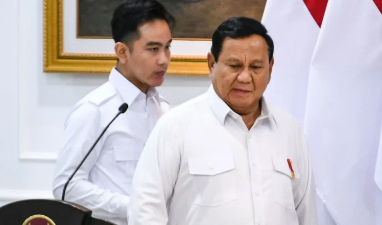 Facing Challenges: Gerindra: Jokowi Safari Politik Tidak Masalah, Pemerintah Belum Bicara Dua Periode