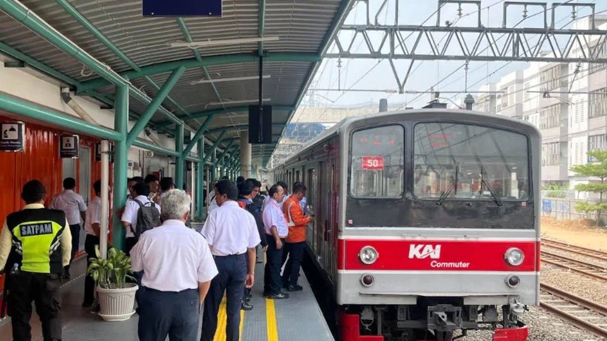 Historic Moment: Menhub Siap Tambah Jam Operasional KRL ke Stasiun JIS Saat Ada Konser dan Pertandingan