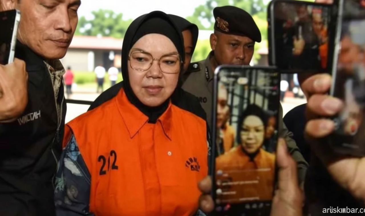 Baru Menang Telak Lawan Kotak Kosong – Bupati Sukoharjo Etik Suryani Diciduk KPK