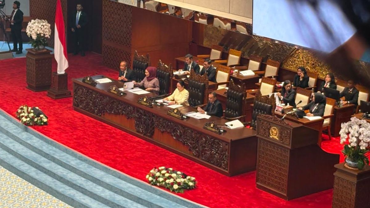 Topics Covered: DPR Tutup Masa Sidang V dengan 8 Agenda, Sahkan UU PFII hingga Pilih Anggota KPI