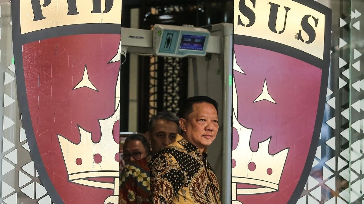 Eks Jampidsus Dicekal ke Luar Negeri Usai Jadi Tersangka – Berlaku 20 Hari