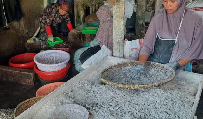 Lewat Bisnis Olahan Pepetek – Warga Ciroyom Bandung Barat Dulang Cuan