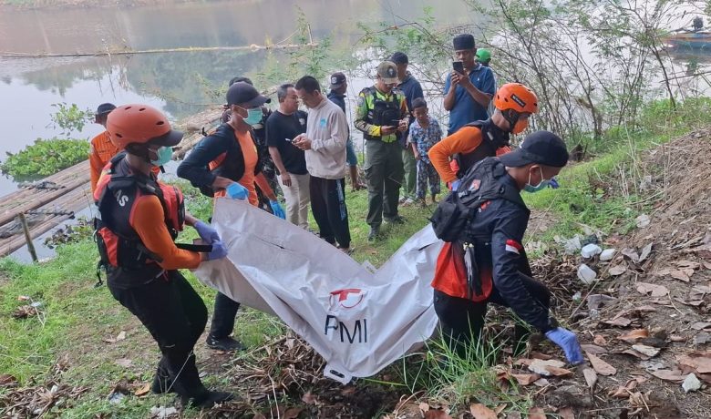 Hari Dua Pencarian – Korban Tenggelam di Waduk PLTA Saguling KBB Ditemukan Meninggal Dunia