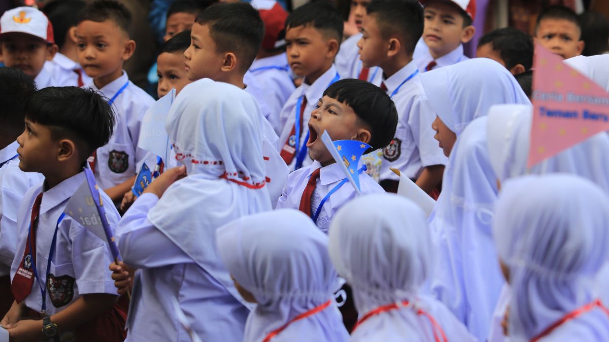 Sempat Ikuti MPLS – Bocah Perempuan di Karawang Ditolak Masuk SD Dengan Dalih Kuota Penuh