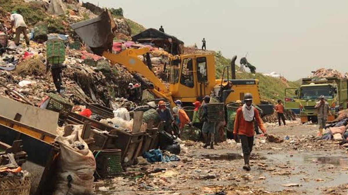 Topics Covered: Pramono Sebut Pilah Sampah DKI Jakarta Berhasil Kurangi 300 Truk Sampah ke Bantargebang