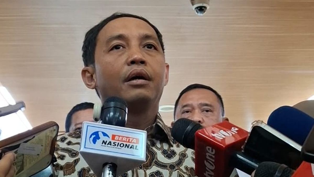 Topics Covered: Setelah 1 Bulan Menhut Raja Juli Antoni Laporkan Amplop dari Bupati Kuansing ke KPK