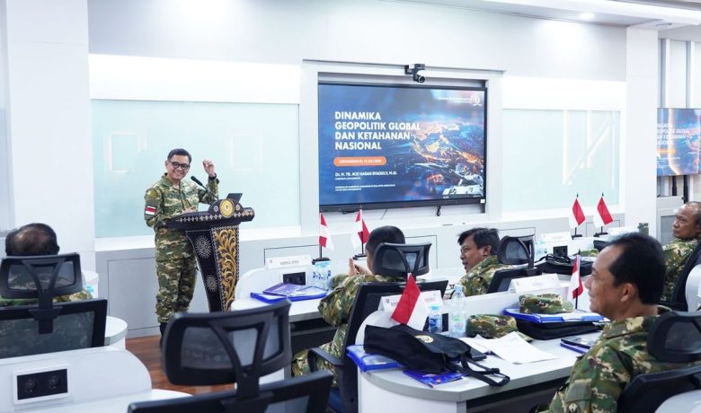 Solving Problems: Geopolitik Dunia Kian Bergejolak, Gubernur Lemhannas Tegaskan Ketahanan Nasional Dimulai dari Ketahanan Daerah