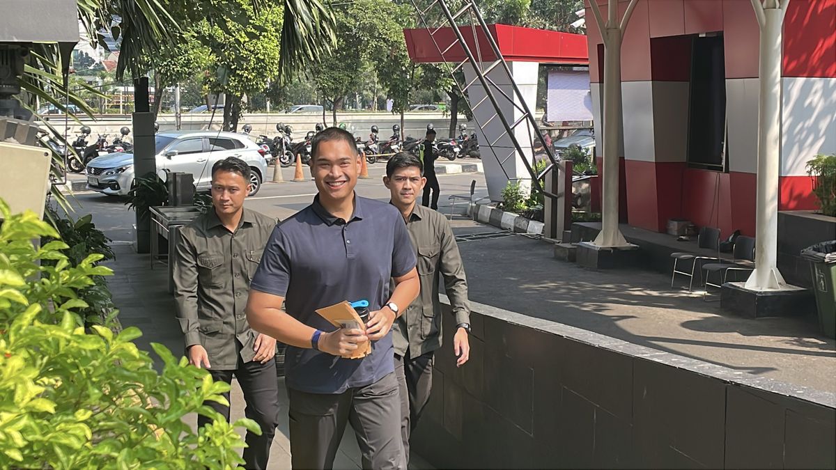 Historic Moment: Tampak Lebih Kurus, Penampilan Baru Dito Ariotedjo Curi Perhatian Saat Diperiksa KPK