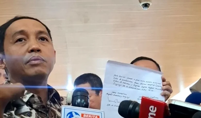 Key Discussion: KPK Sita SGD12.000 dan Rp15 Juta, Diduga Bagian Uang dalam Amplop Pelepasan HPT untuk Raja Juli Antoni