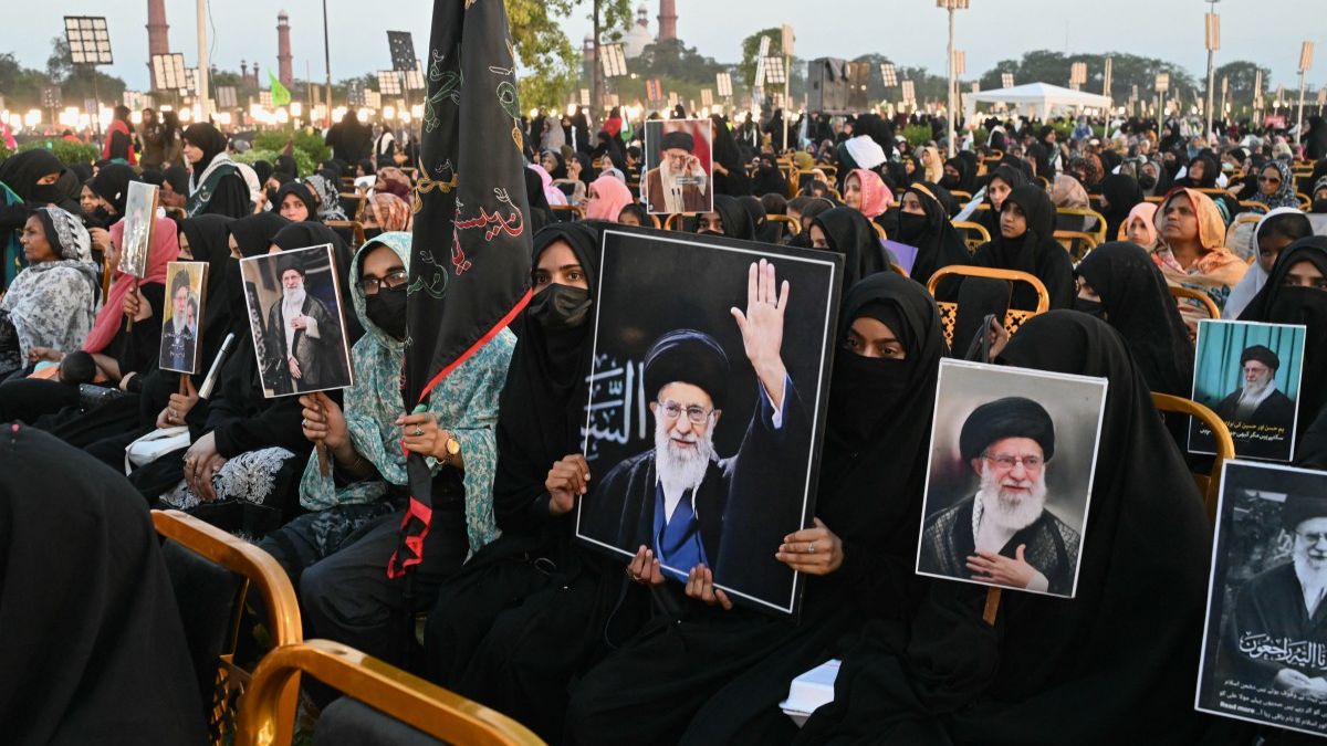 Topics Covered: Seruan Bunuh Trump Bergema di Pemakaman Khamenei, Diucapkan di Hadapan Jutaan Orang