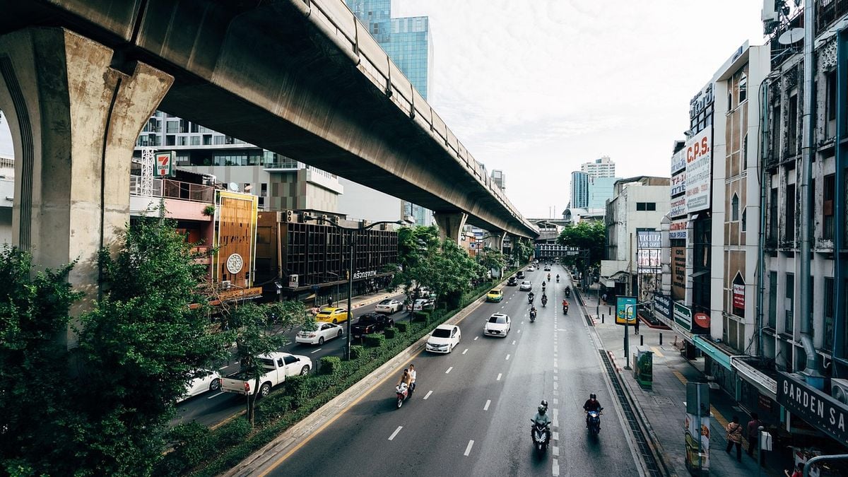 Flyover Latumeten Dilengkapi Halte Transjakarta dan Fasilitas Lift Khusus Disabilitas