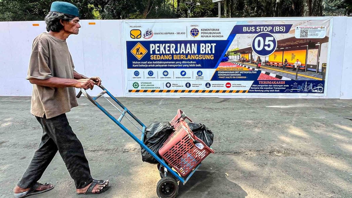 Jalur BRT Bandung Harus Steril PKL dan Parkir Liar, Farhan Buka Peluang Investor Bangun Gedung Parkir