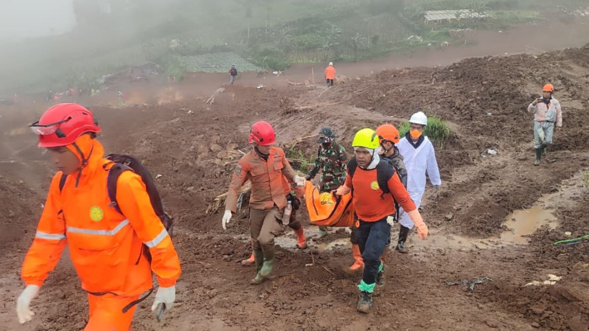 Official Announcement: Operasi SAR Longsor Pasirlangu Terus Berlanjut, 99 Bodypack Dievakuasi hingga Senin
