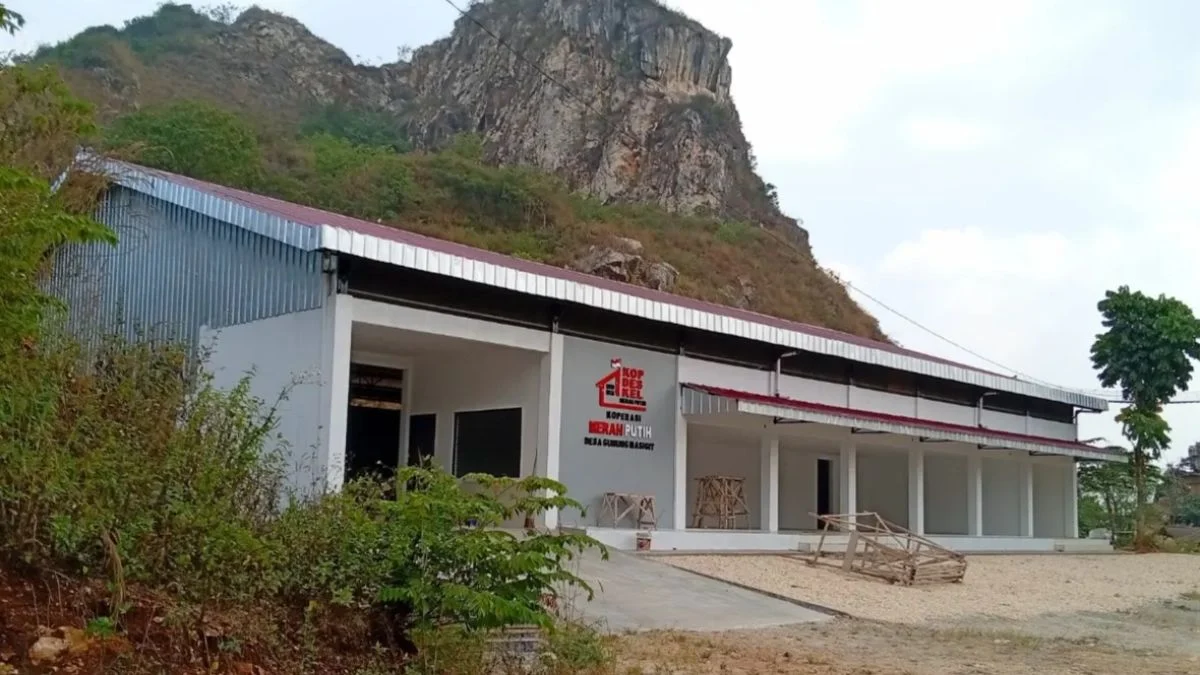 New Policy: Kopdes Merah Putih Rusak Keindahan Ikon Gunung Masigit, Pengelola Stone Garden Terima Keluhan Wisatawan