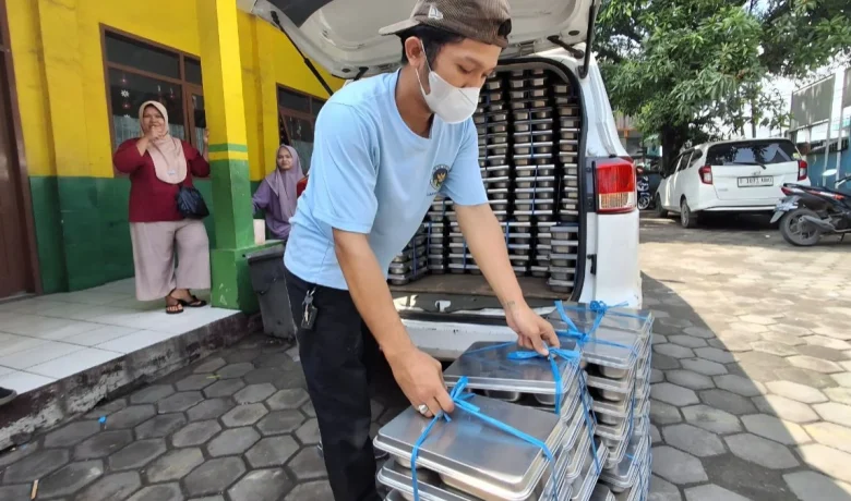 Topics Covered: Kecewa Dianggap Biang Kerok hingga Maling, Mitra MBG Bakal Gembok Dapur Secara Nasional