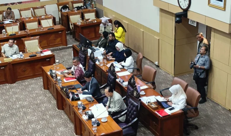 Meeting Results: Ibu Korban Santri Terbakar di Lombok Ungkap Ada Oknum Polisi Sodorkan Surat Damai Agar Kasus Ditutup