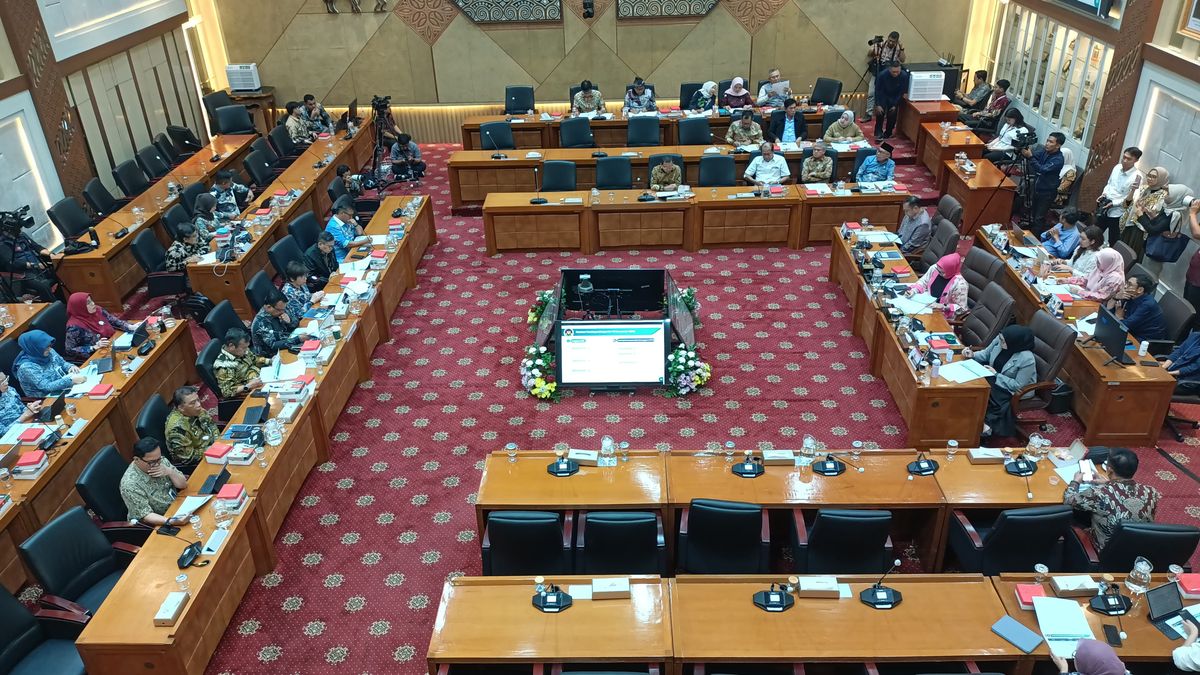 Main Agenda: Menkes Curhat ke Komisi IX, Realisasi Anggaran 2025 Rendah karena Dana Rp12,3 Triliun Diblokir Kemenkeu