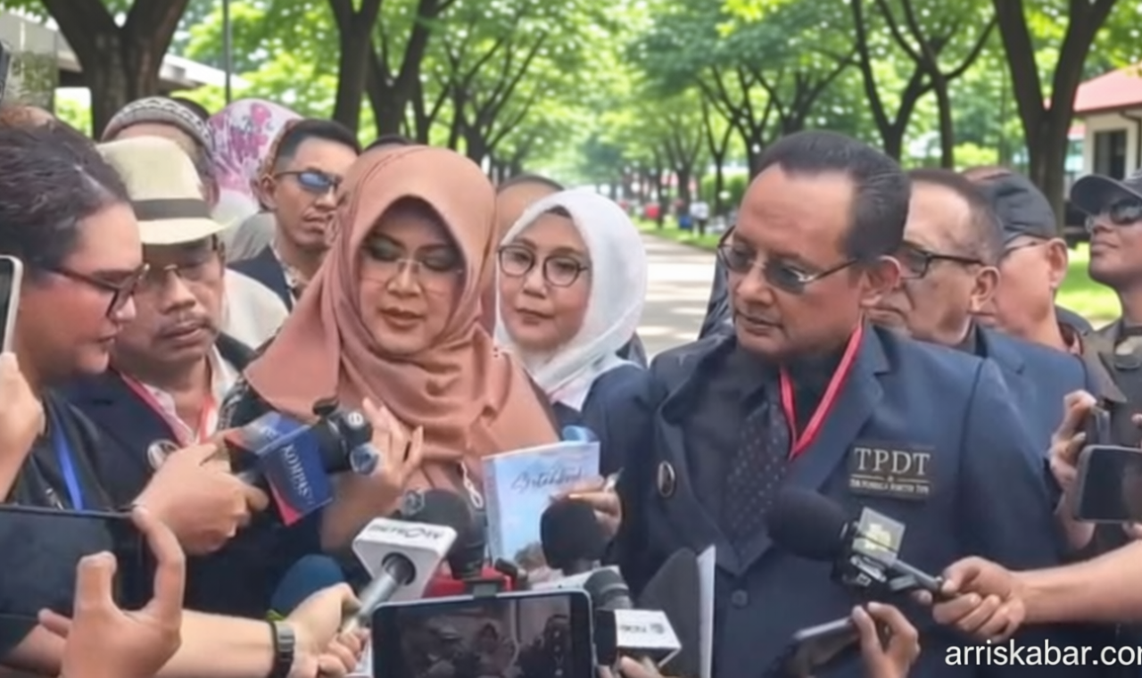 Historic Moment: Sidang Kasus Ijazah Jokowi, dr. Tifa Sebut Presiden Ke-7 RI Tak Pernah Hadiri Dies Natalis UGM