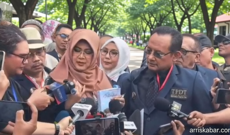 Historic Moment: Sidang Kasus Ijazah Jokowi, dr. Tifa Sebut Presiden Ke-7 RI Tak Pernah Hadiri Dies Natalis UGM