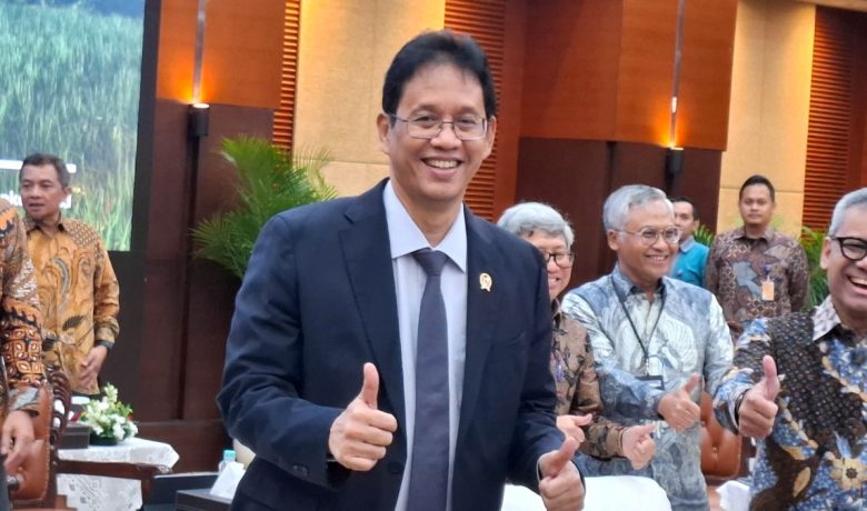 Topics Covered: Pusat Finansial RI Wajibkan Bahasa Inggris, Purbaya Jelaskan Tujuannya